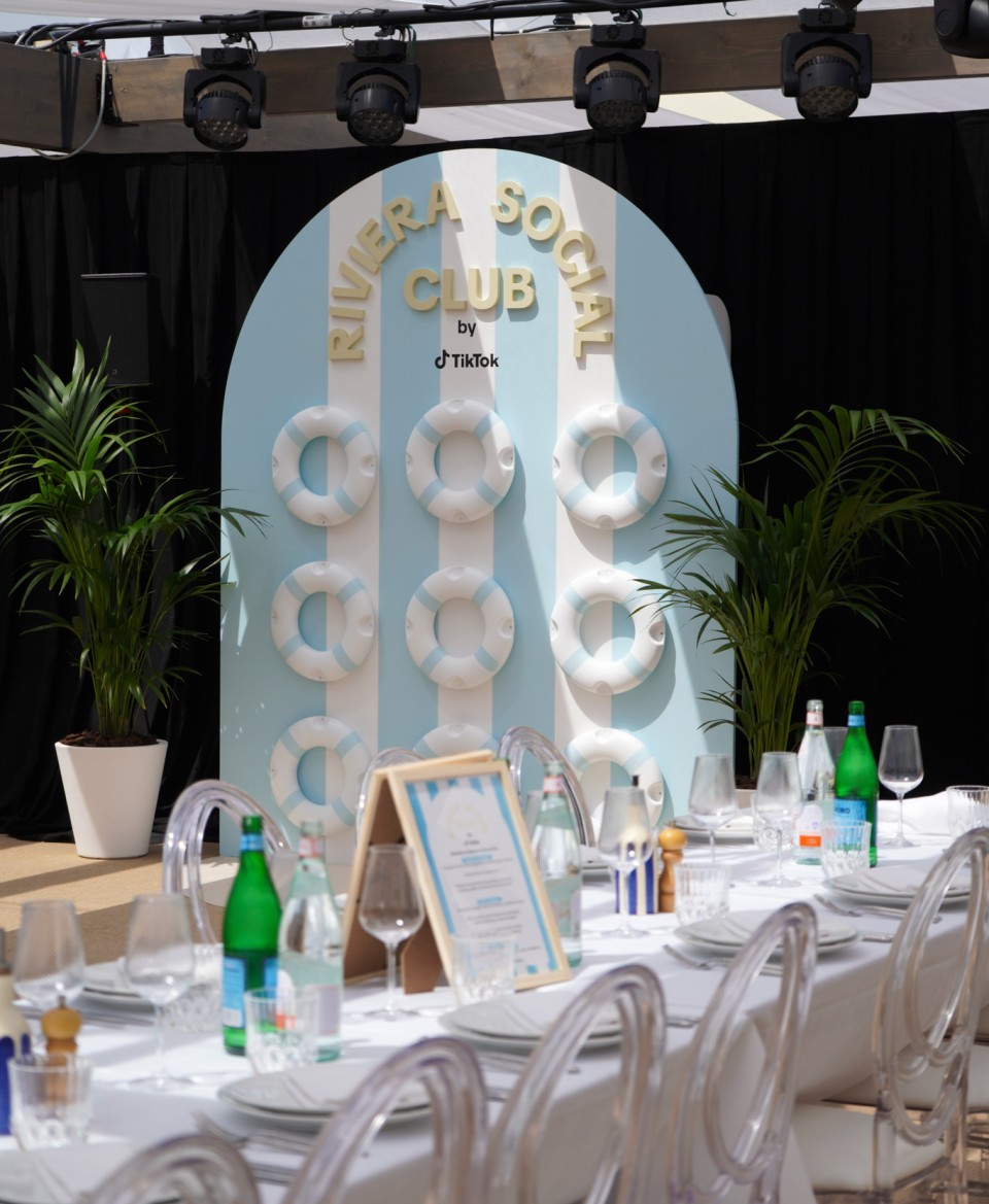 Décor et direction artistique espace TikTok Festival de Cannes 2026