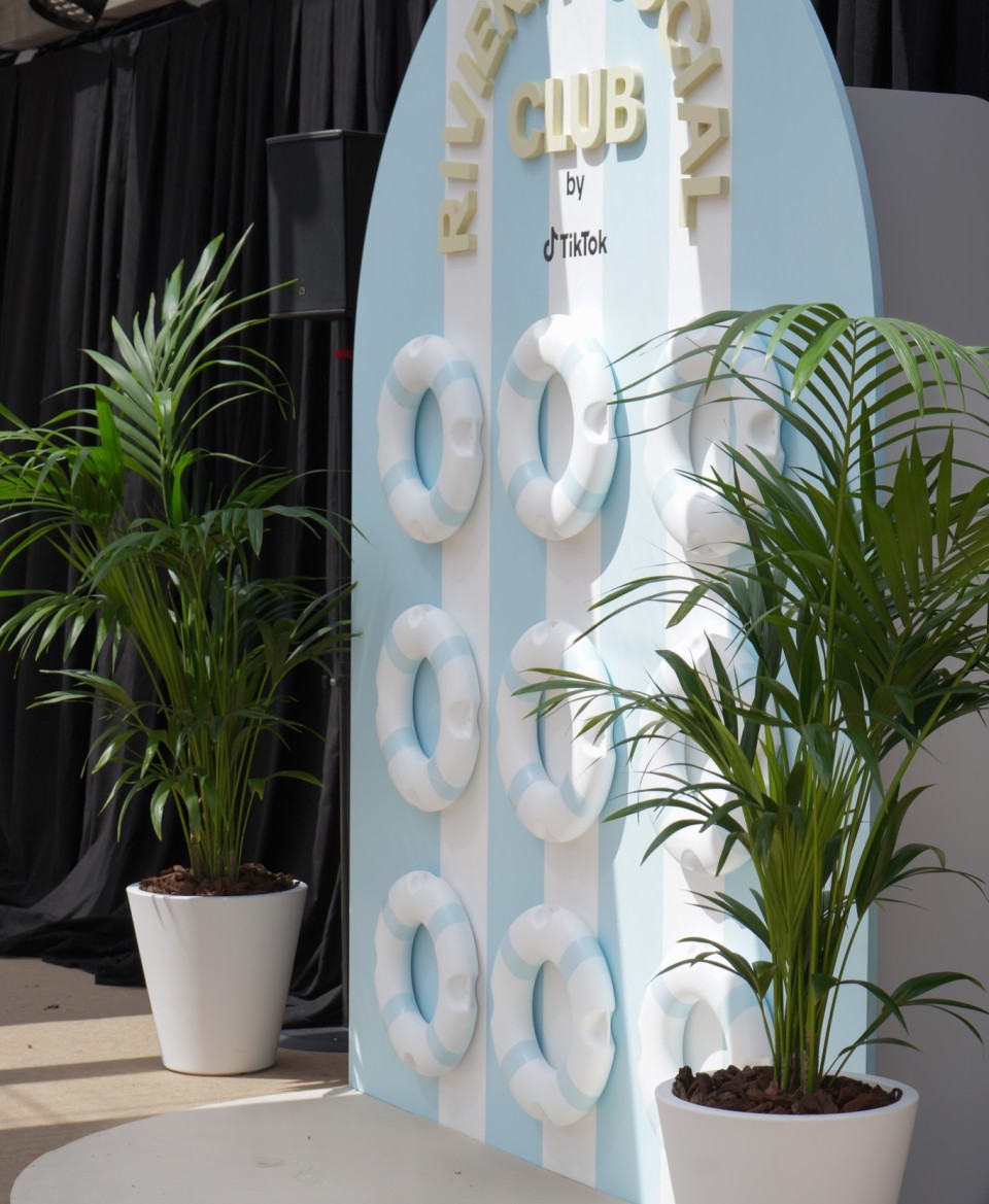 Décor et direction artistique espace TikTok Festival de Cannes 2026